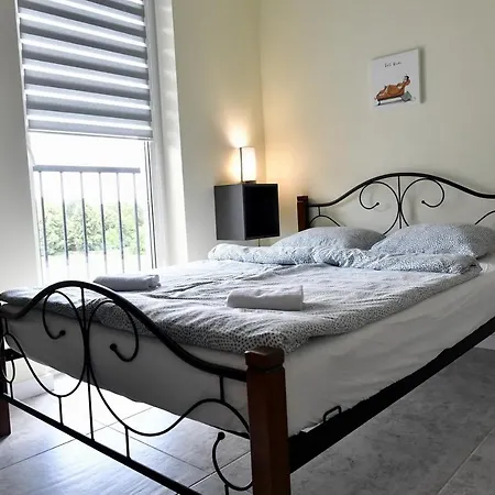 Apartment Ach To Tu! *